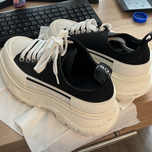 Alexander McQueen tread slick EU 37 US 7 bought from Farfetch. - Picture 6 of 8